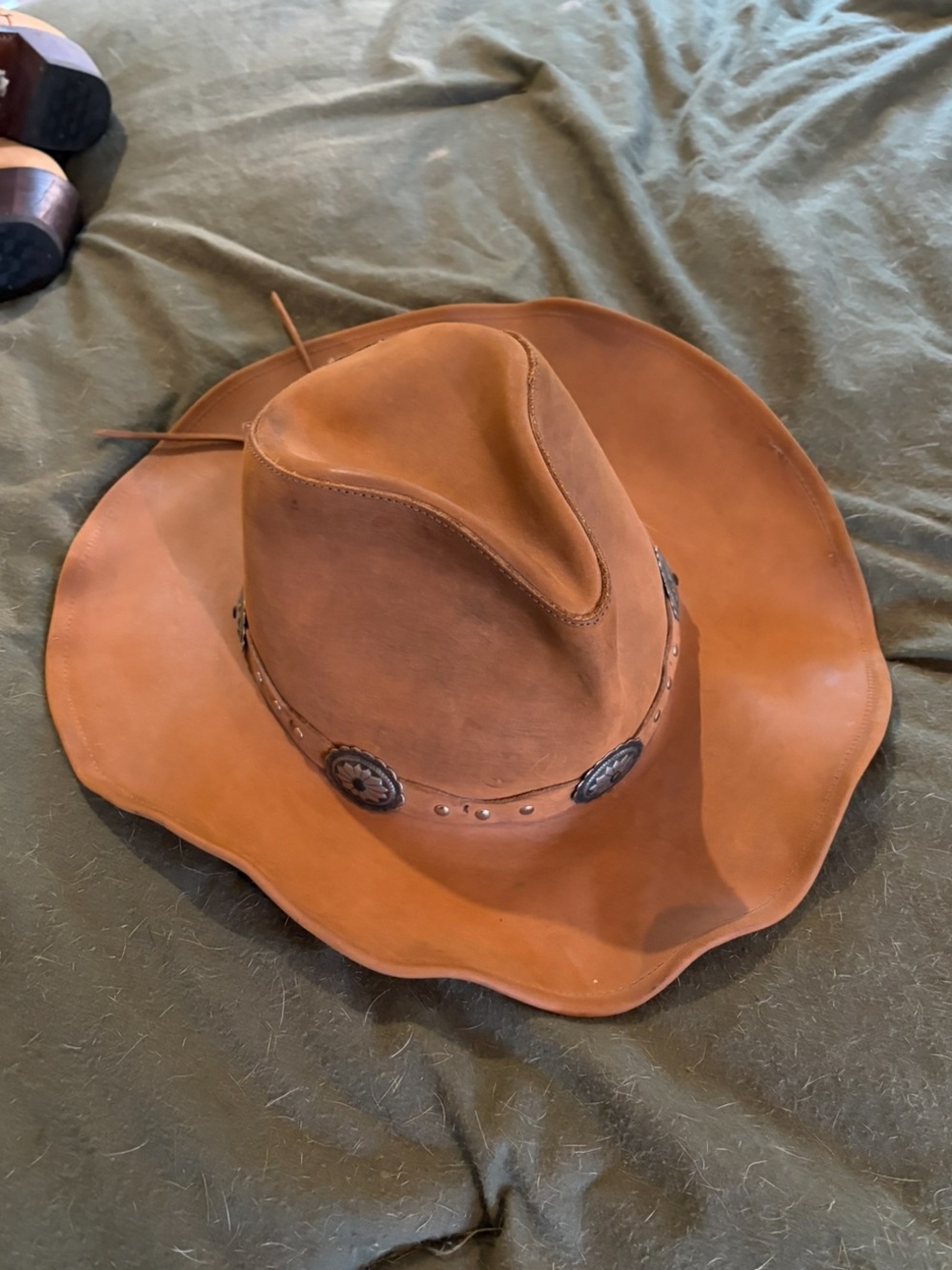 STETSON RODEO DRIVE COLLECTION Vintage Brown Leather Cowboy Hat with Concho Band